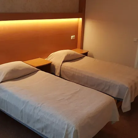 Alojamento de Acomodação e Pequeno-almoço Home B&B Kaunas